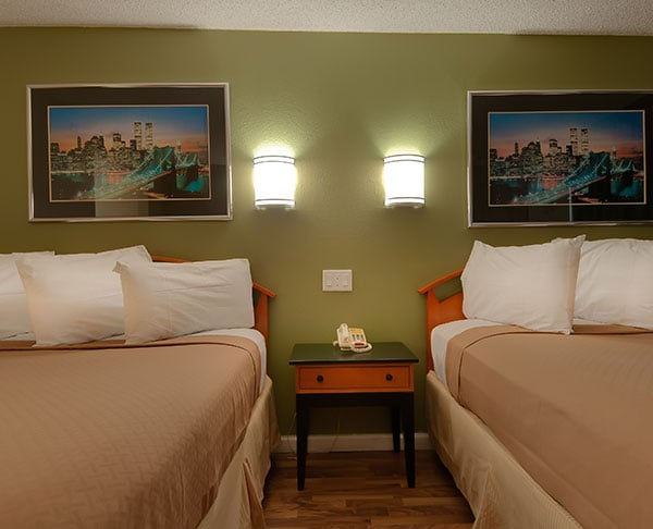 Vagabond Inn - Bakersfield (South) 2 Premium Double Beds
