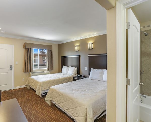 Two Double Bed Room at Vagabond Inn - La Habra